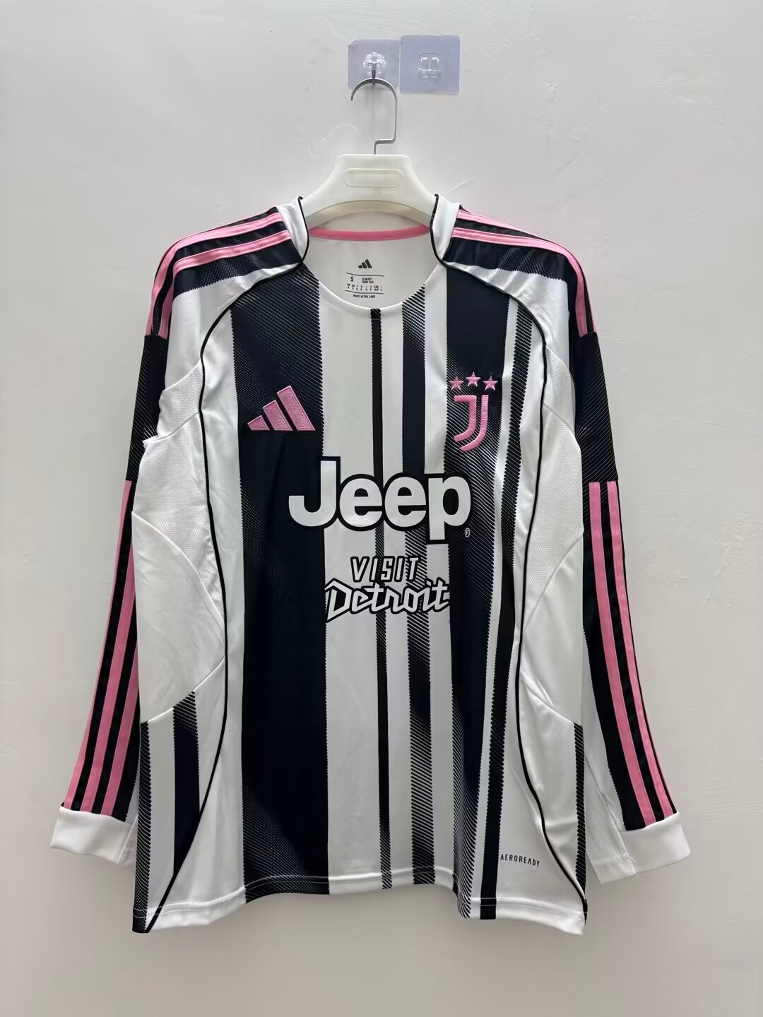 231ee010bb88d5fa880e55213fead9f7 2025/2026 Long Sleeve Juventus Home Soccer Jersey 1:1 Thai Quality - Image 1