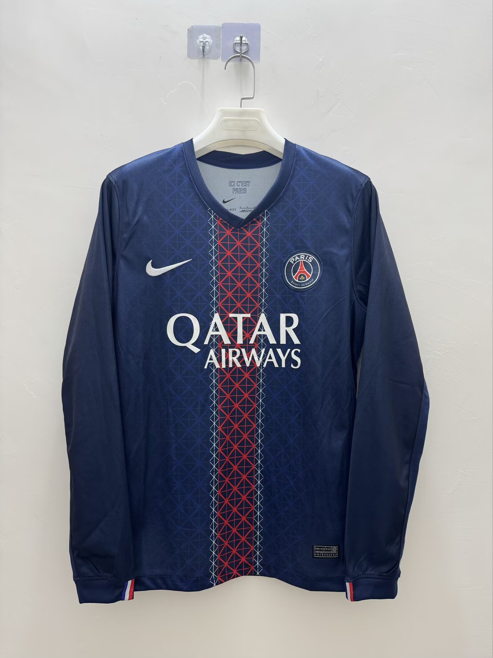 235496eeef6eeef349b39988d8a55b8f 2025/2026 Long Sleeve Psg Paris Saint-Germain Home Football Shirt 1:1 Thai Quality - Image 1