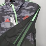 2021/2022 Manchester United Jersey Windbreaker Black And Grey Camouflage - Image 8