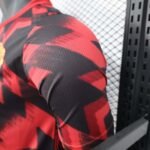 2025/2026 Player Version Manchester United Training Wear Red and black Football Shirt 1:1 Thai Quality - Image 7