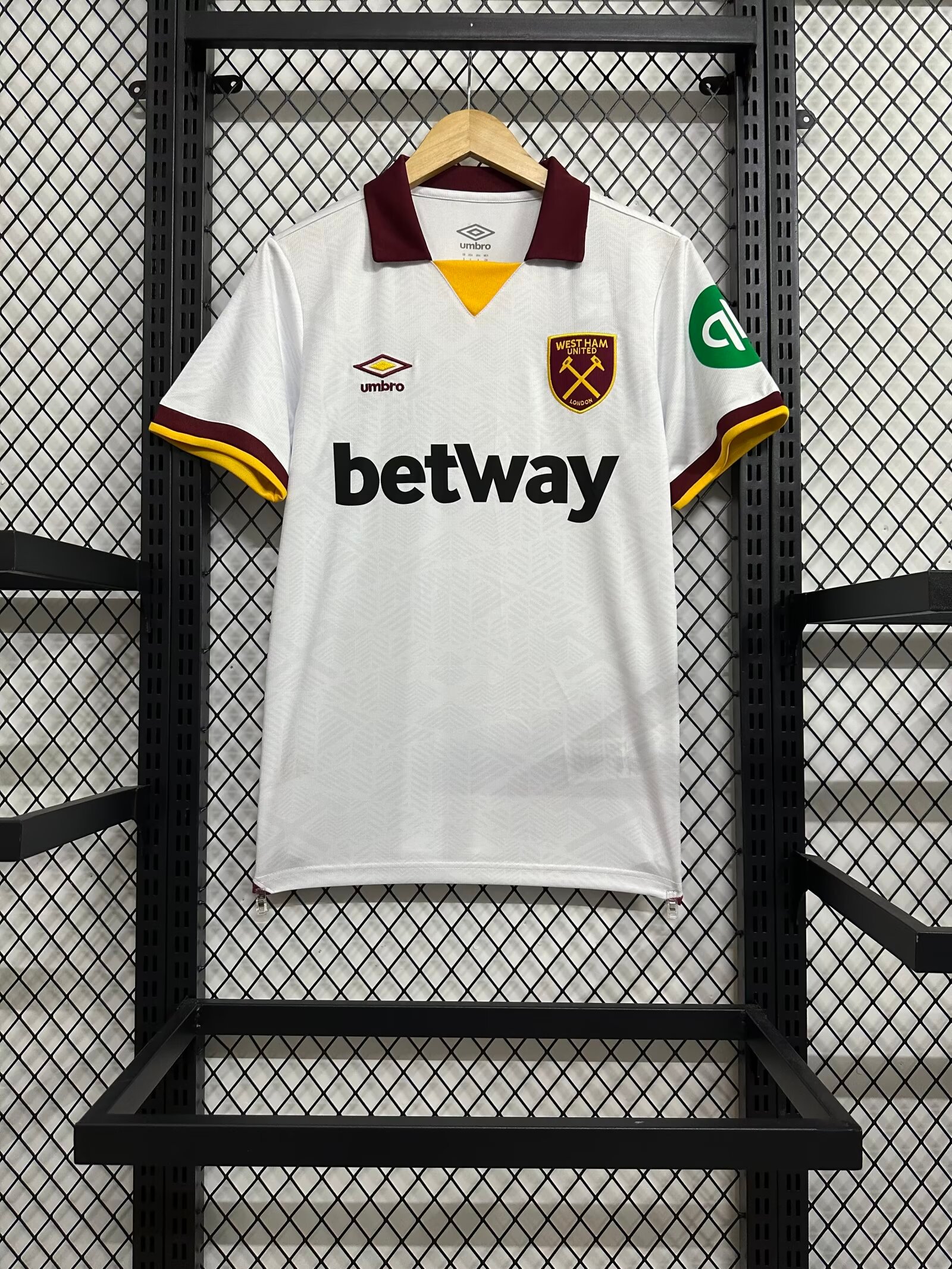 3801c5db58d8648eb8852ee6af4bacc9 2024/2025 West Ham United Third Away Football Shirt 1:1 Thai Quality - Image 1