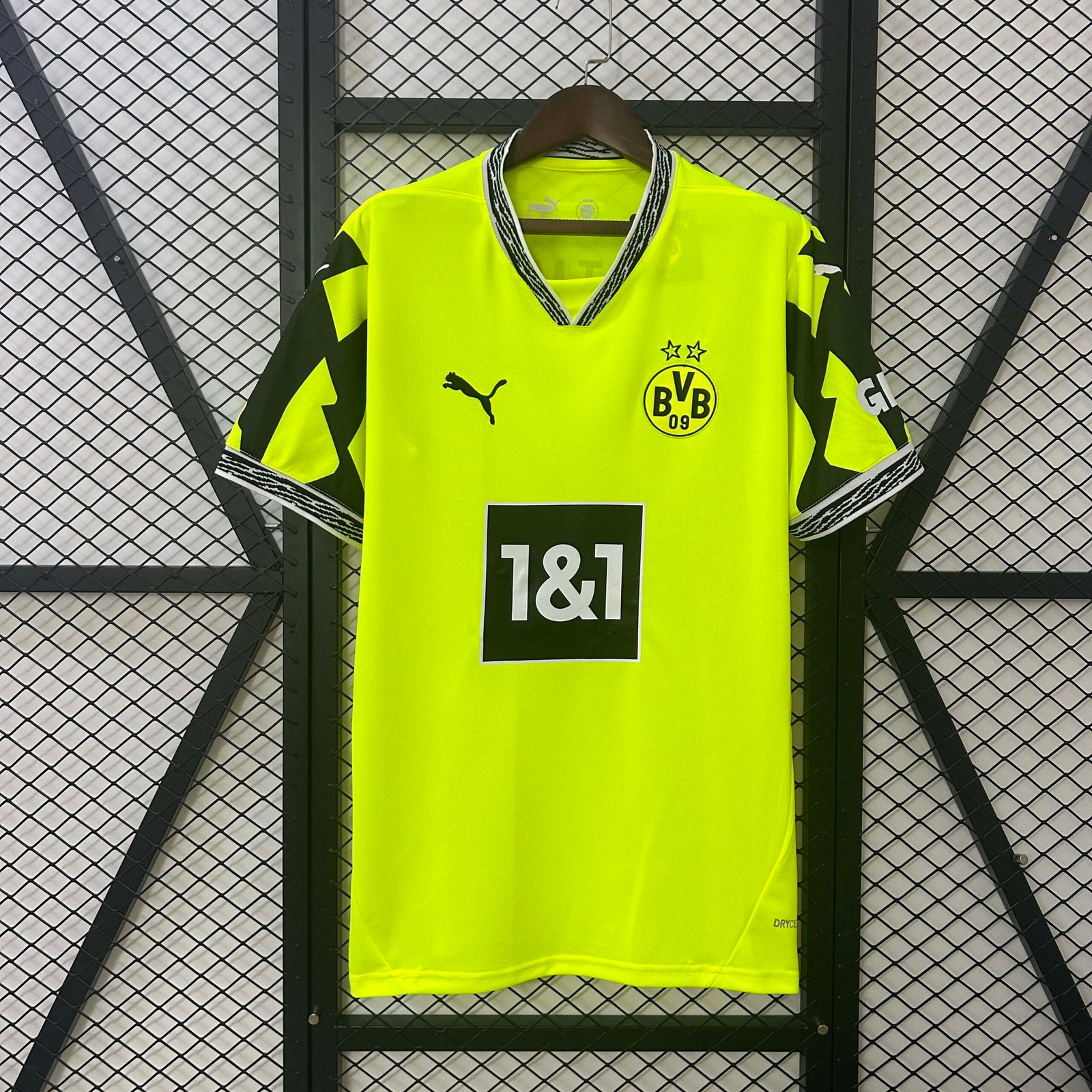 467a4d6d8d178fec5bec2162a635034c 2025/2026 Dortmund Special Edition Green Football Shirt 1:1 Thai Quality - Image 1