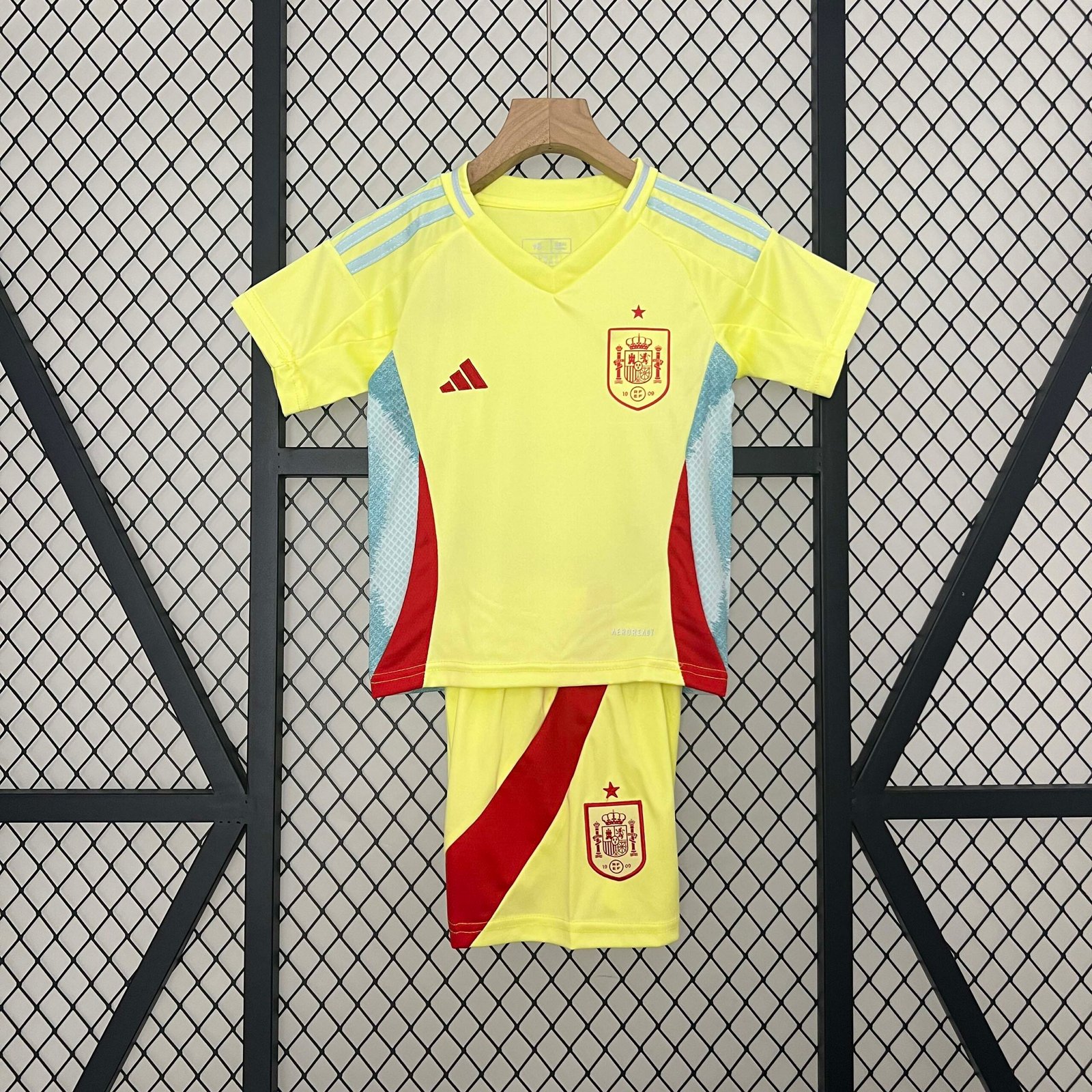5e91105024c8d1425168ac88c752b6b9 2024 Spain Away Football Shirt 1:1 Thai Quality Kids Size - Image 1