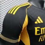 2025/2026 Player Version Real Madrid Special Edition Black And Gold Football Shirt 1:1 Thai Quality - Image 3