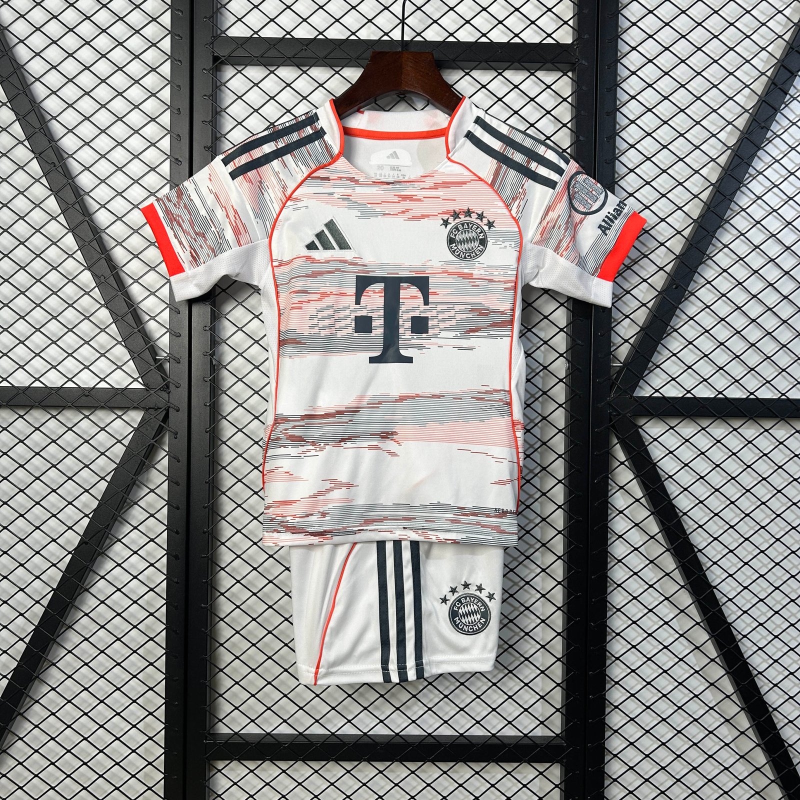 7e98697d0c44a7a1585952f2b190b2d5 2025/2026 Bayern Munich Away Football Jersey 1:1 Thai Quality Kids Size - Image 1