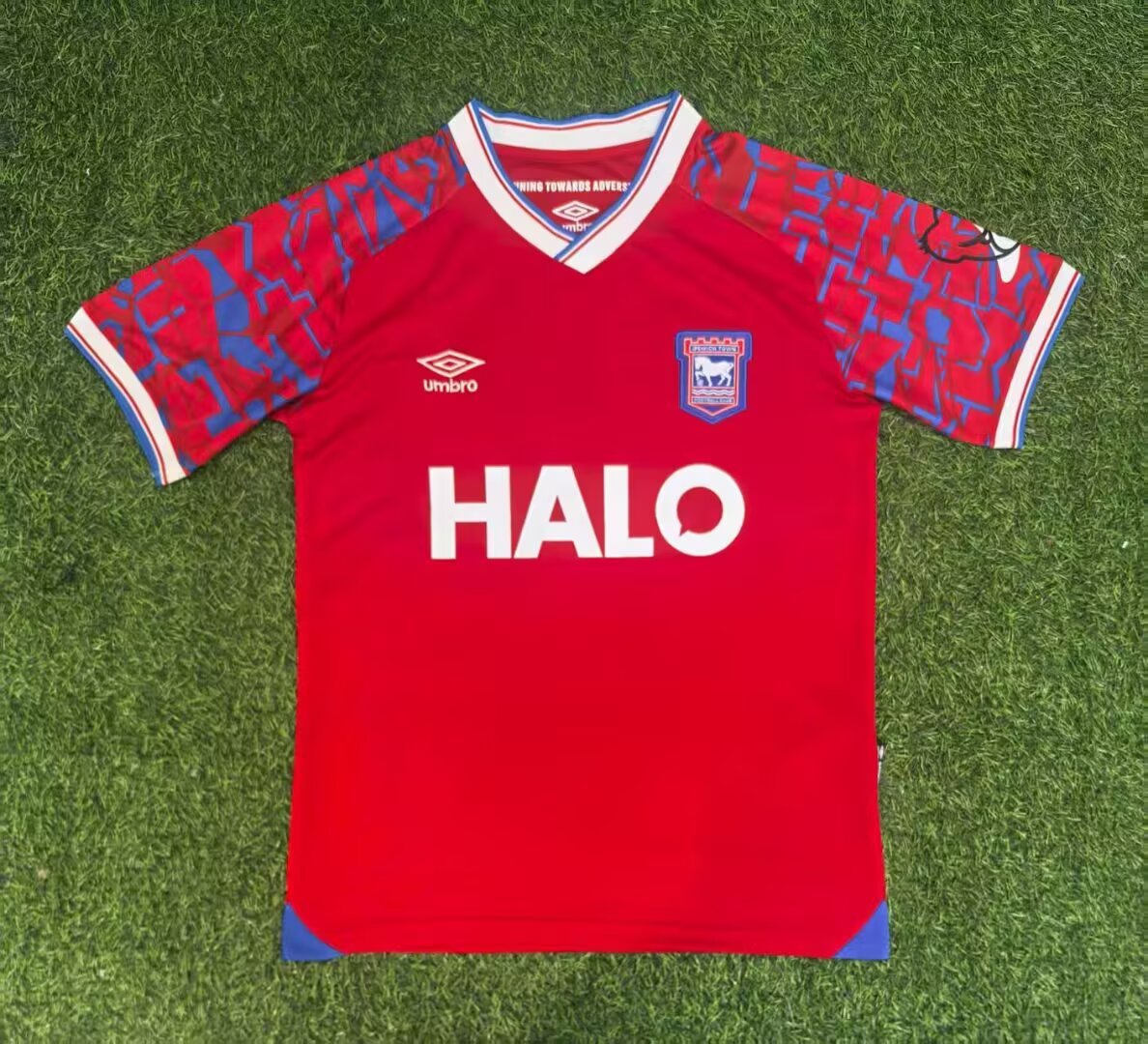 8679d598e3dfc79caae1bba24515d94d 2025/2026 Ipswich Town Away Football Shirt 1:1 Thai Quality - Image 1