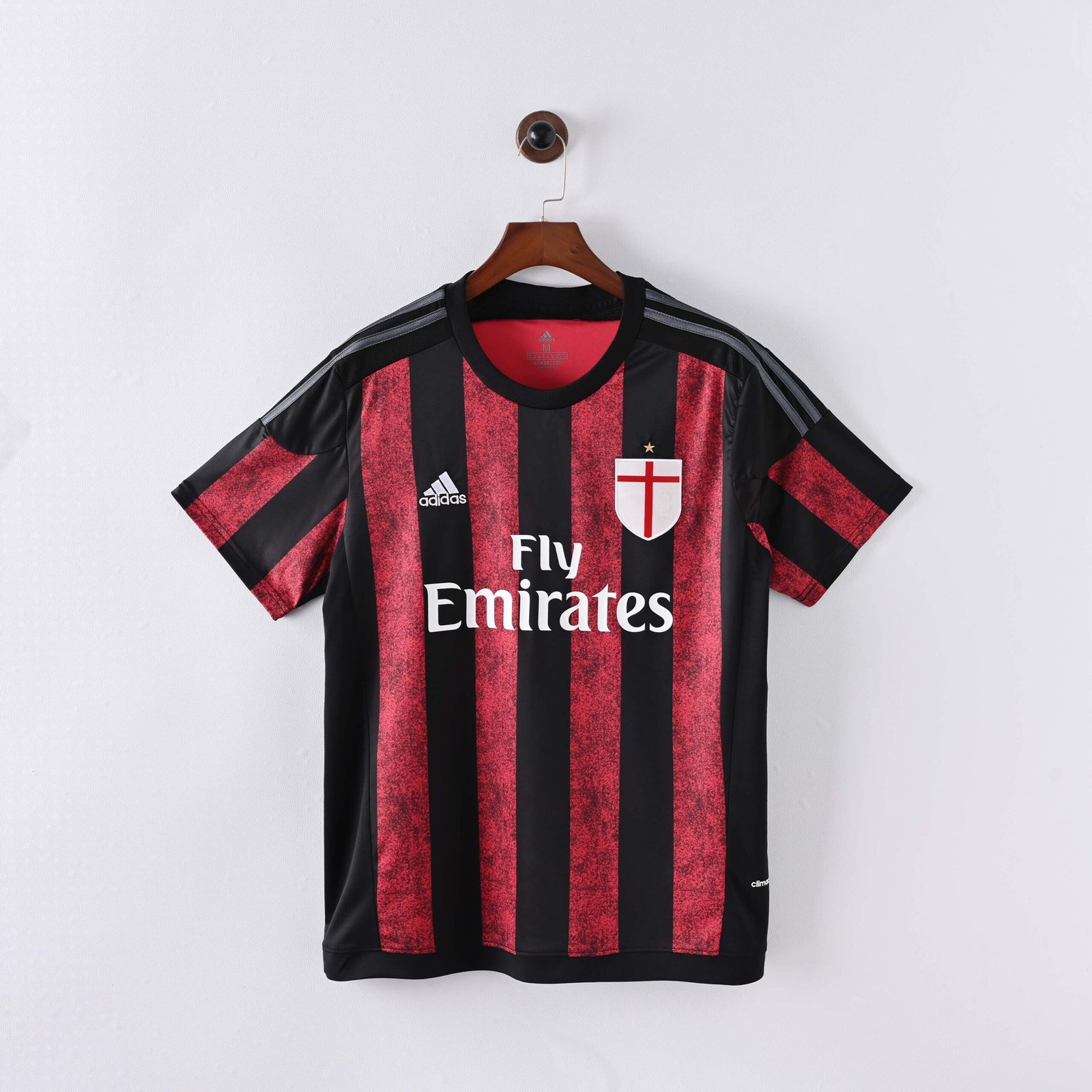8943be34c2cd5e553eca5c2b5b7d7f6b 2015/2016 Retro AC Milan Home Football Shirt 1:1 Thai Quality - Image 1