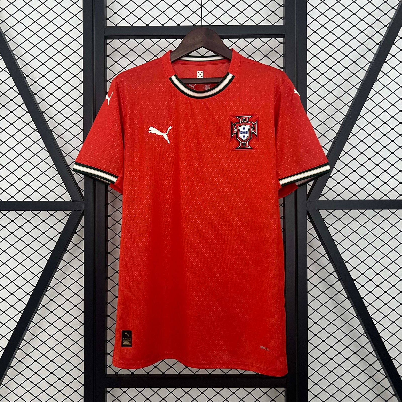 986d6a2a405737be8ee227327d2d7aa3 2025 Portugal Home Football Shirt 1:1 Thai Quality - Image 1