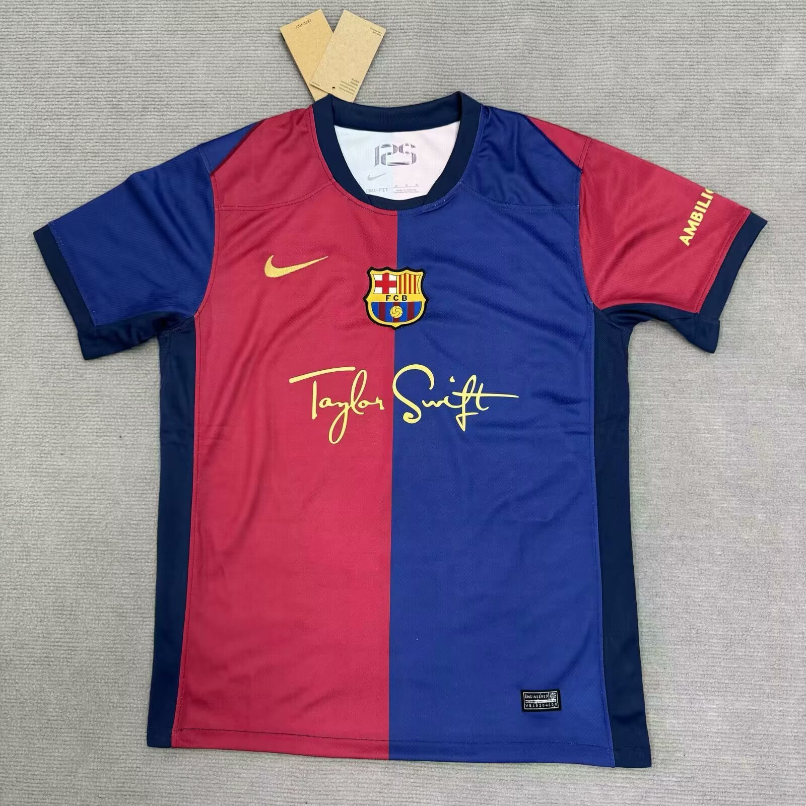 9b4b64e2c8203dc35b65518c1ec4d0f4 2024/2025 Barcelona Home Taylor Swift Joint Edition Football Shirt 1:1 Thai Quality - Image 1
