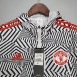 2021/2022 Manchester United Jersey Windbreaker Black-White Stripes - Image 3