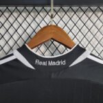 2006/2007 Retro Long Sleeve Real Madrid Away - Image 7