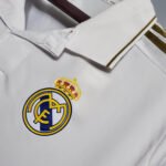 2011/2012 Retro Real Madrid Home - Image 5