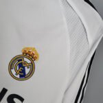 2005/2006 Retro Real Madrid Home - Image 5