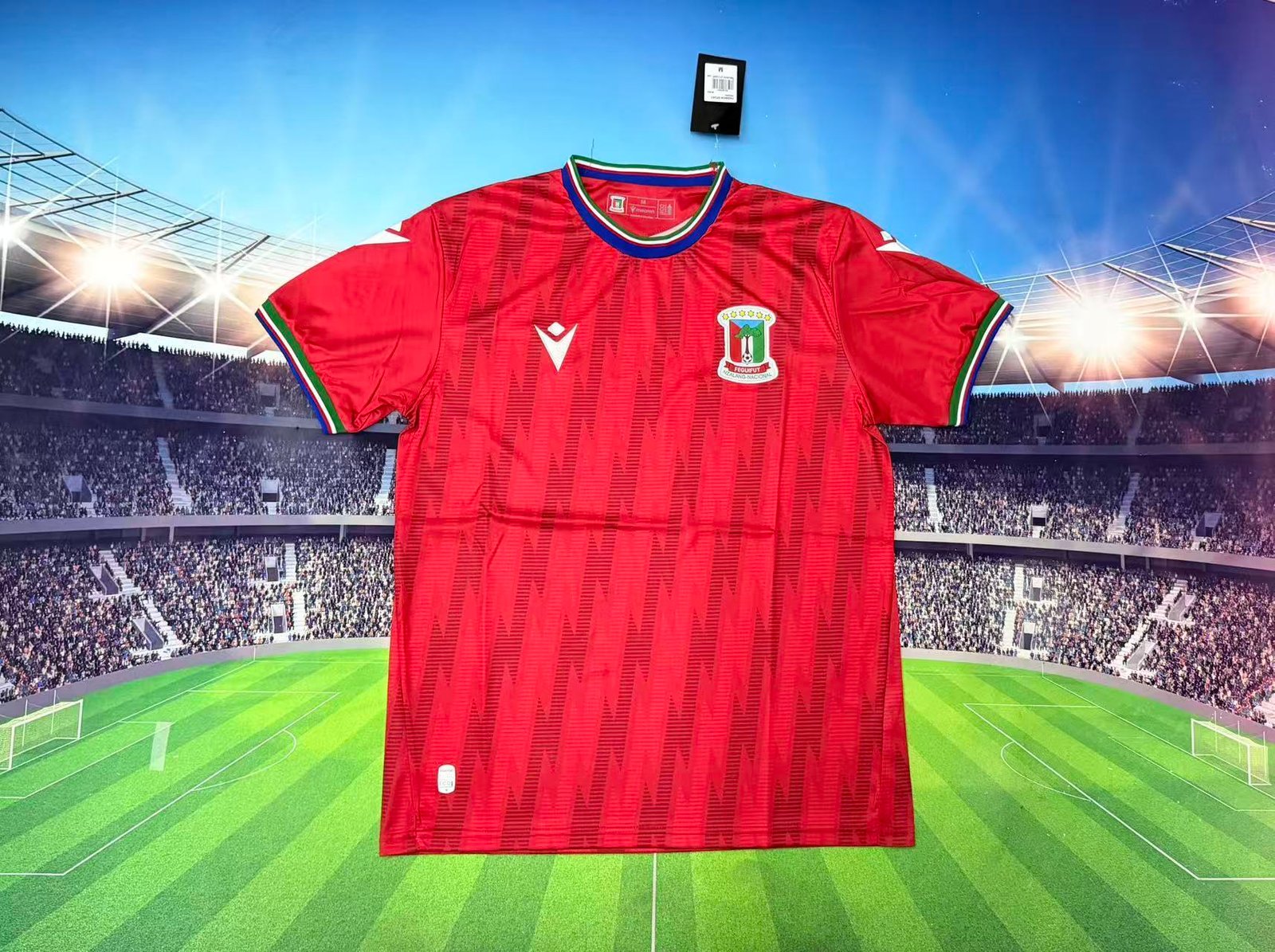 微信图片_20260328214839_67_130 2026-27 Guinea Home Red Soccer Jersey AAA - Image 1