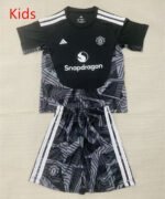 2026-2027 Manchester United Goalkeeper Black kids/youth  Soccer uniform