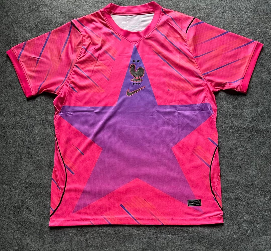 d01785fe 2026-2027 France Goalkeeper Pink Soccer Jersey AAA - Image 1