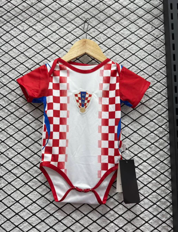 e56eaec74eaf240d3ac1dbefe84f1137 2026-2027 Croatia Home Red White Baby Soccer uniform - Image 1