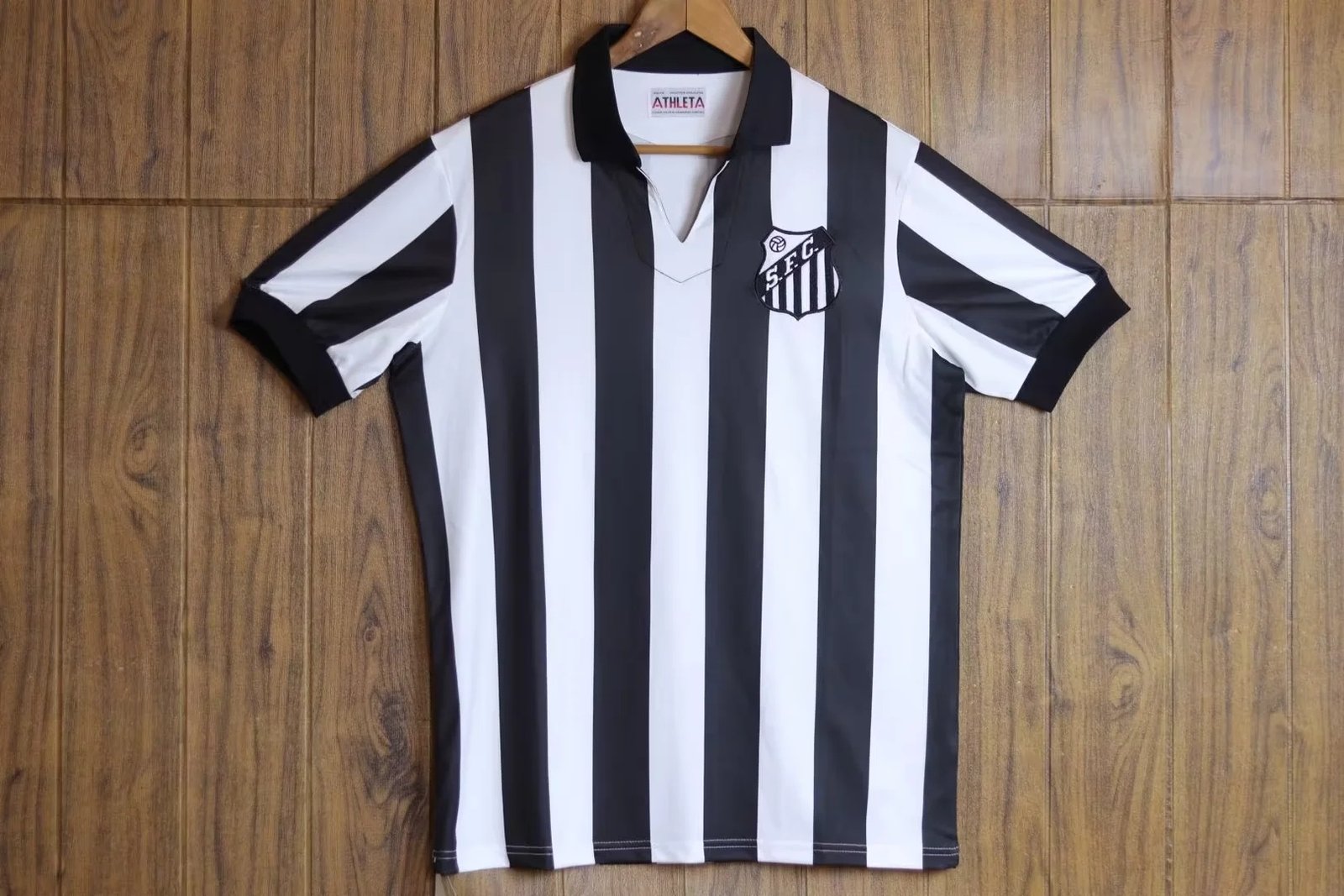 f3a15744 Retro version 1958 Santos Home Black White Soccer Jersey AAA - Image 1