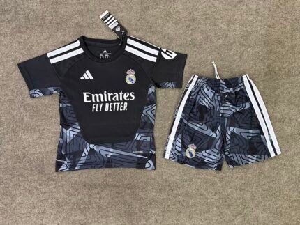 2026-27 Real Madrid Goalkeeper Black kids/youth Soccer uniform